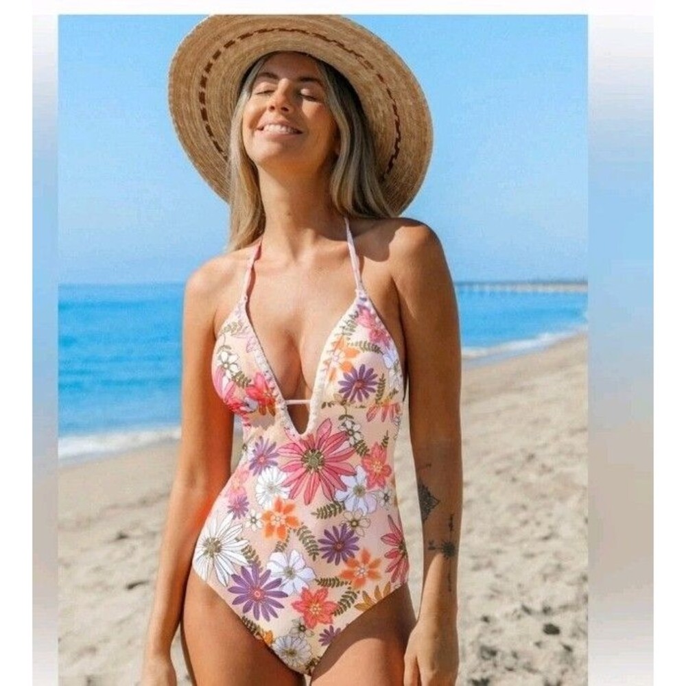 Cupshe Dahlia Daisy Halter One Piece Swimsuit Plunging Neckline M Retro Floral